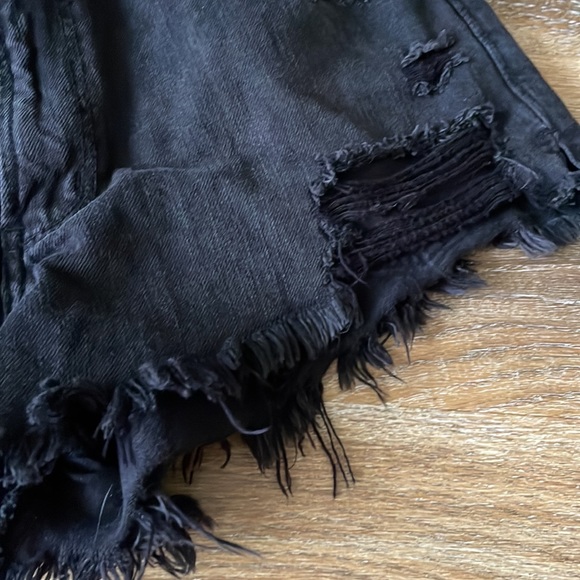 Abercrombie & Fitch High Rise Shorts Distressed - Picture 3 of 12